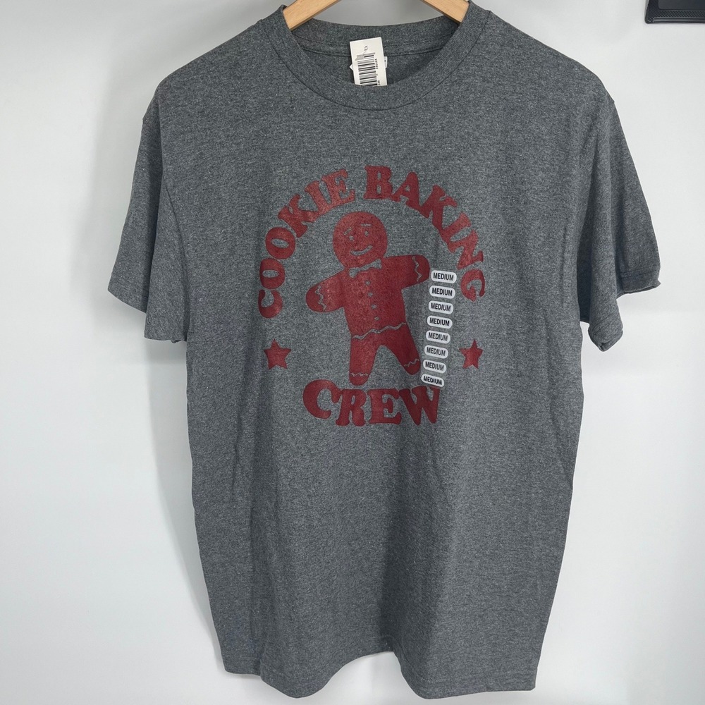 Optima Cookie Baking Crew Gingerbread Christmas Graphic T-Shirt Gray Medium NEW